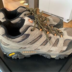 Men’s Merrell Moab 3 Hiking Shoes, Size 8 Wide